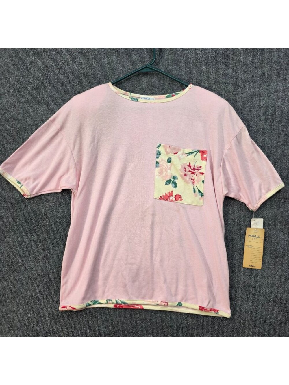 Vintage 90s Floral Pocket Tee S Pink USA Casual Cottage Feminine Pastel Retro